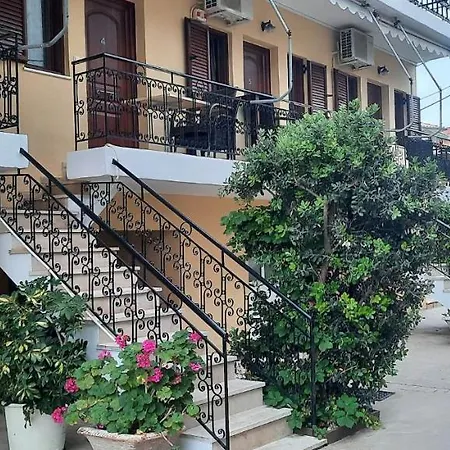 Vaso Apartament Nikiana
